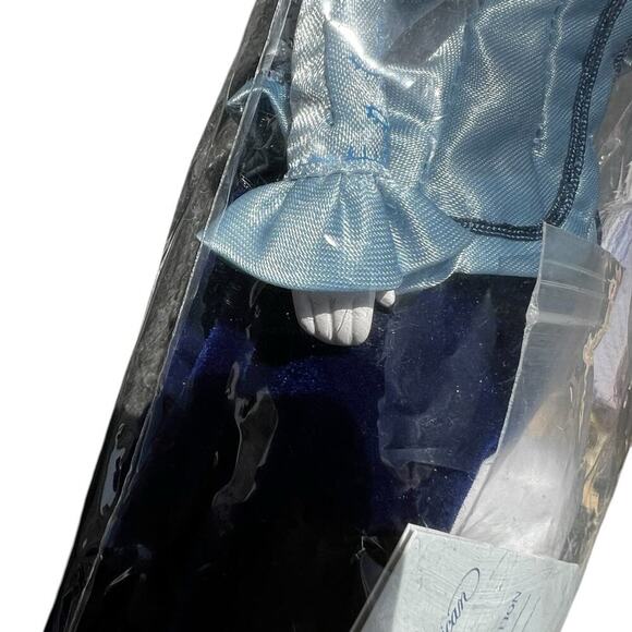 AVON FASHION AMERICAN TIMES-VICTORIAN DOLL - Picture 5 of 10